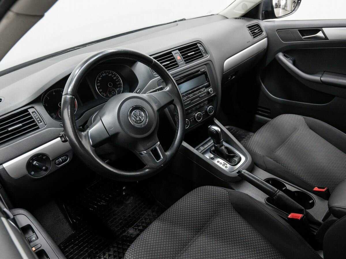 Купить Volkswagen Jetta с пробегом. Фото: #13