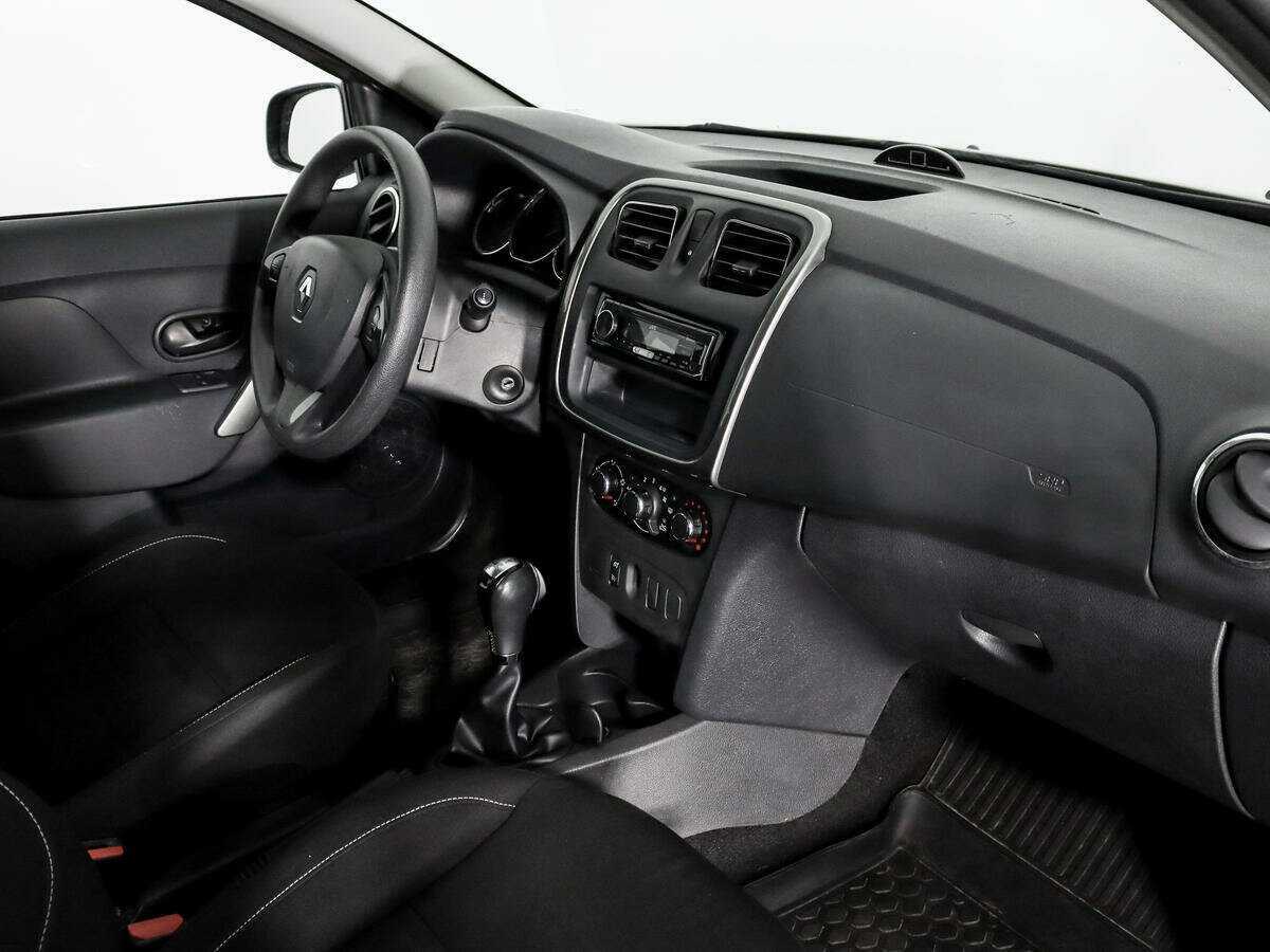 Купить Renault Sandero с пробегом. Фото: #9