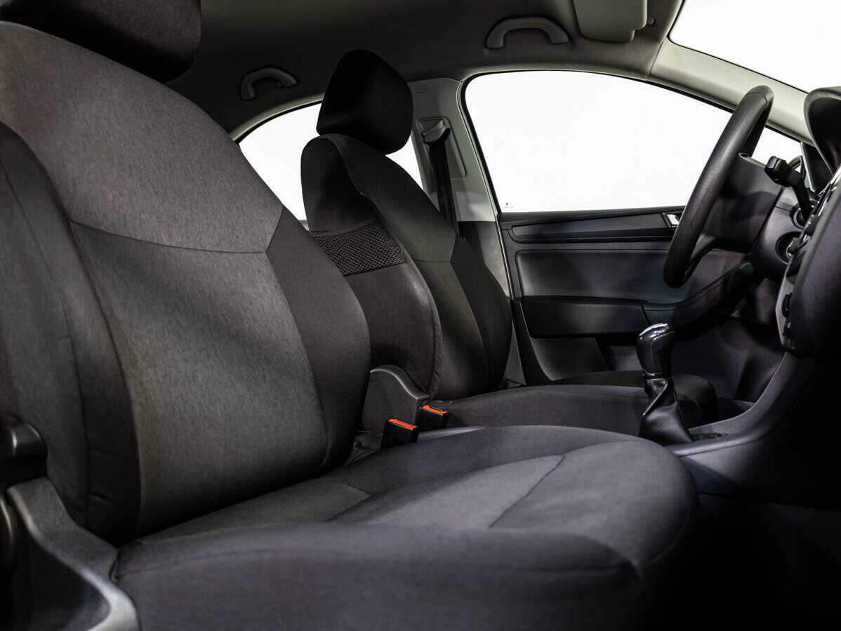 Купить Skoda Rapid с пробегом. Фото: #9