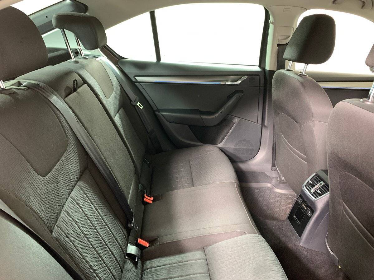 Купить Skoda Octavia с пробегом. Фото: #16