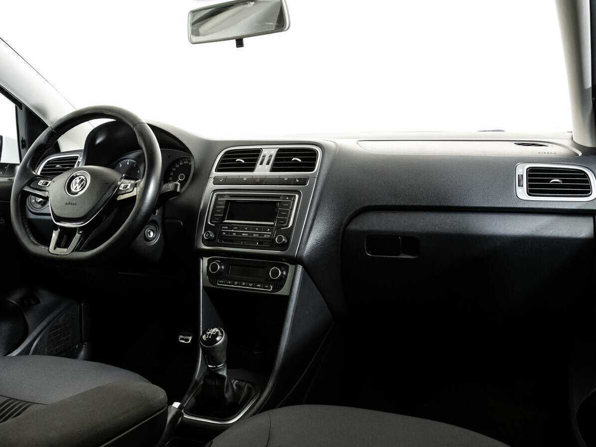 Купить Volkswagen Polo с пробегом. Фото: #8