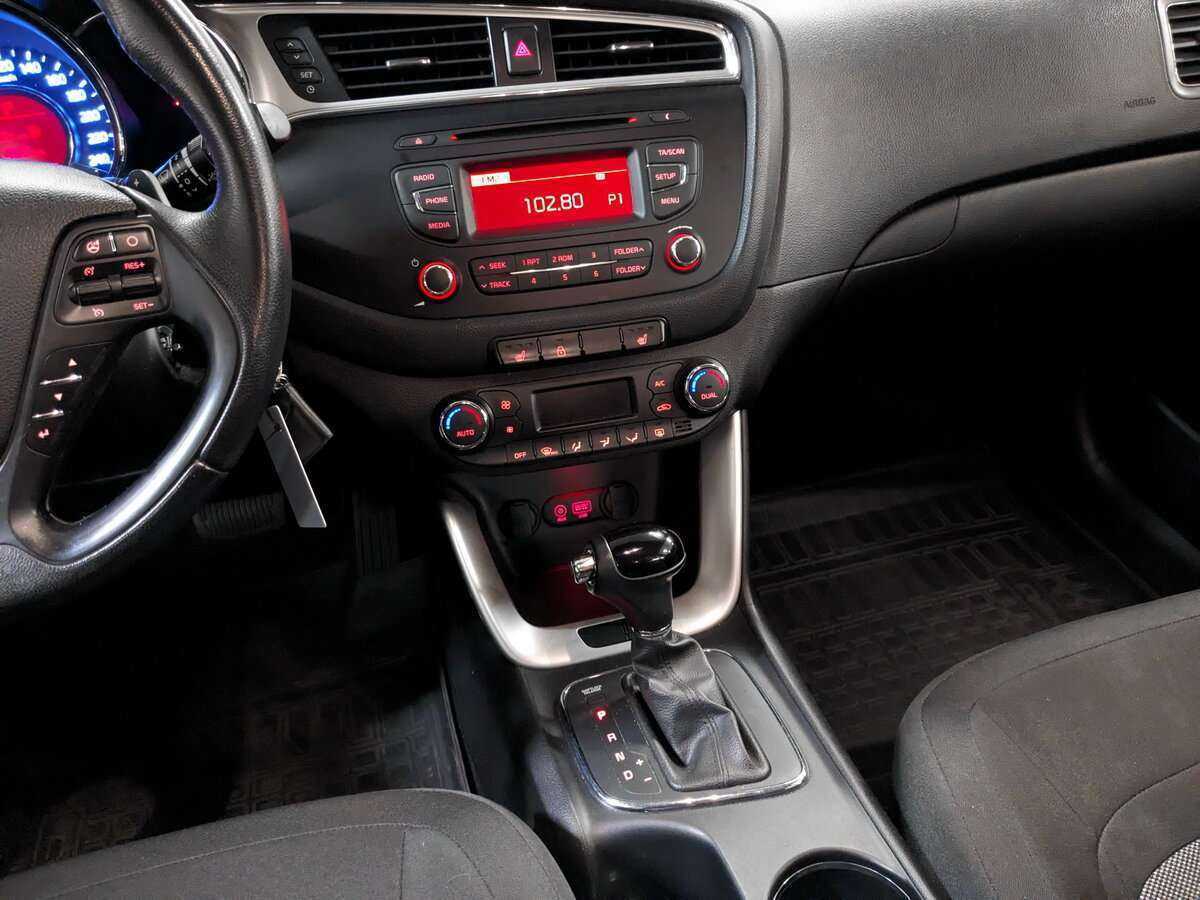 Купить Kia Ceed с пробегом. Фото: #14
