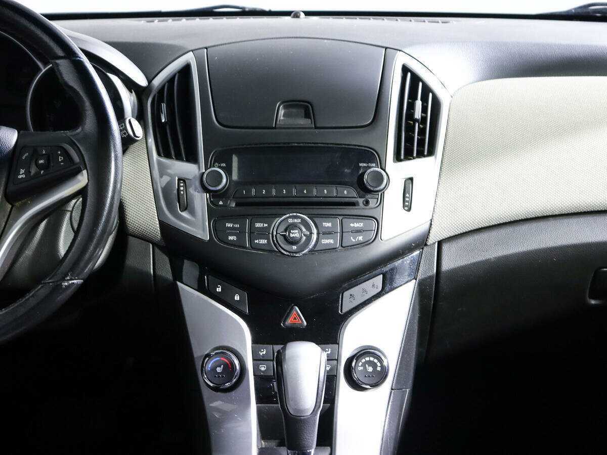 Купить Chevrolet Cruze с пробегом. Фото: #10