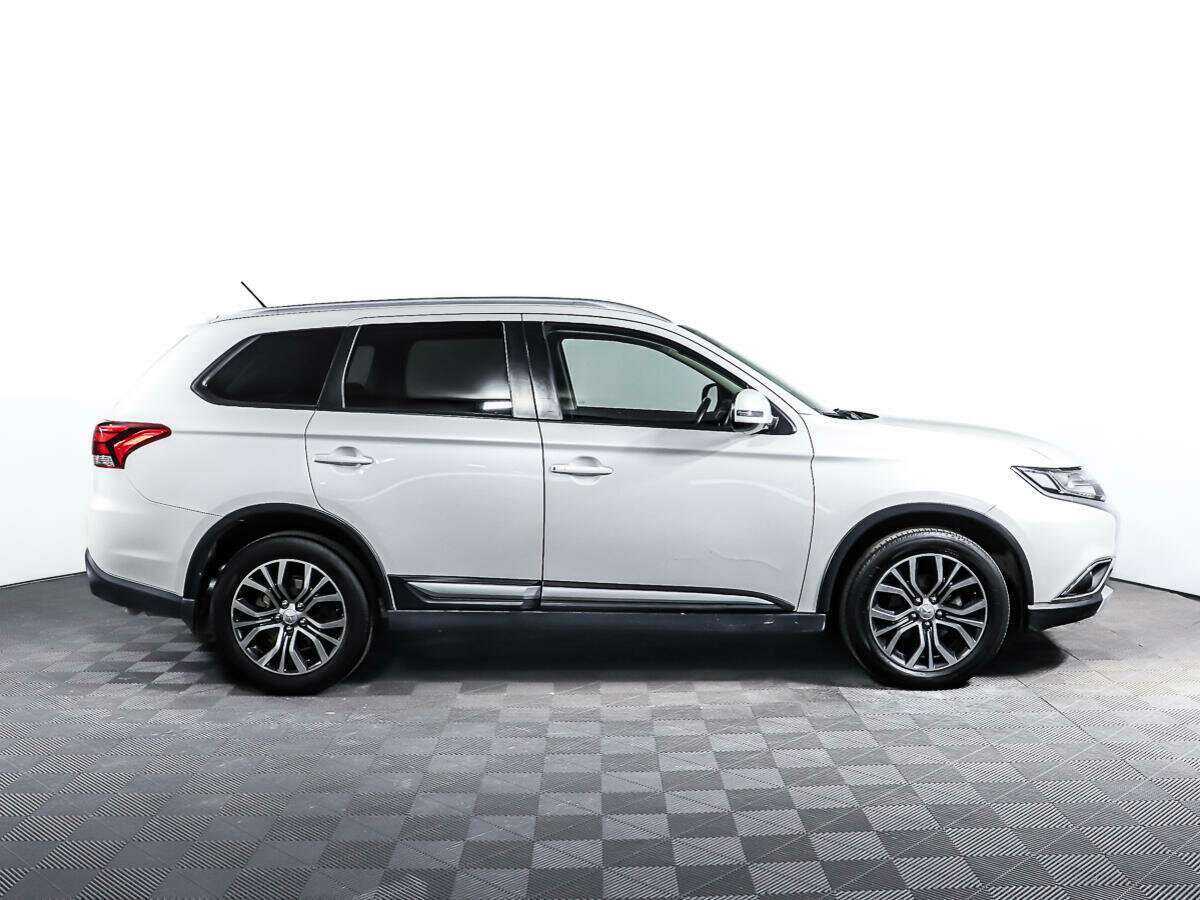 Купить Mitsubishi Outlander с пробегом. Фото: #2