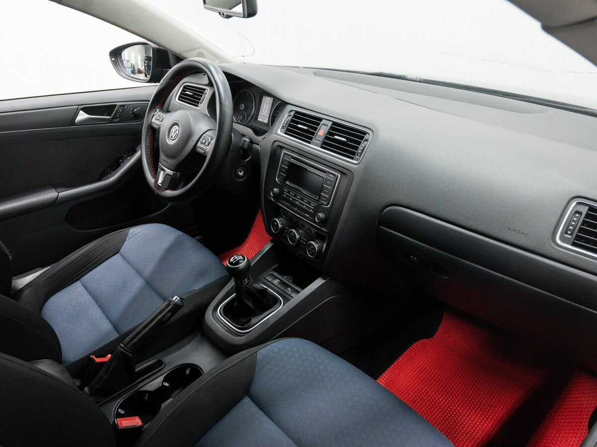 Купить Volkswagen Jetta с пробегом. Фото: #6