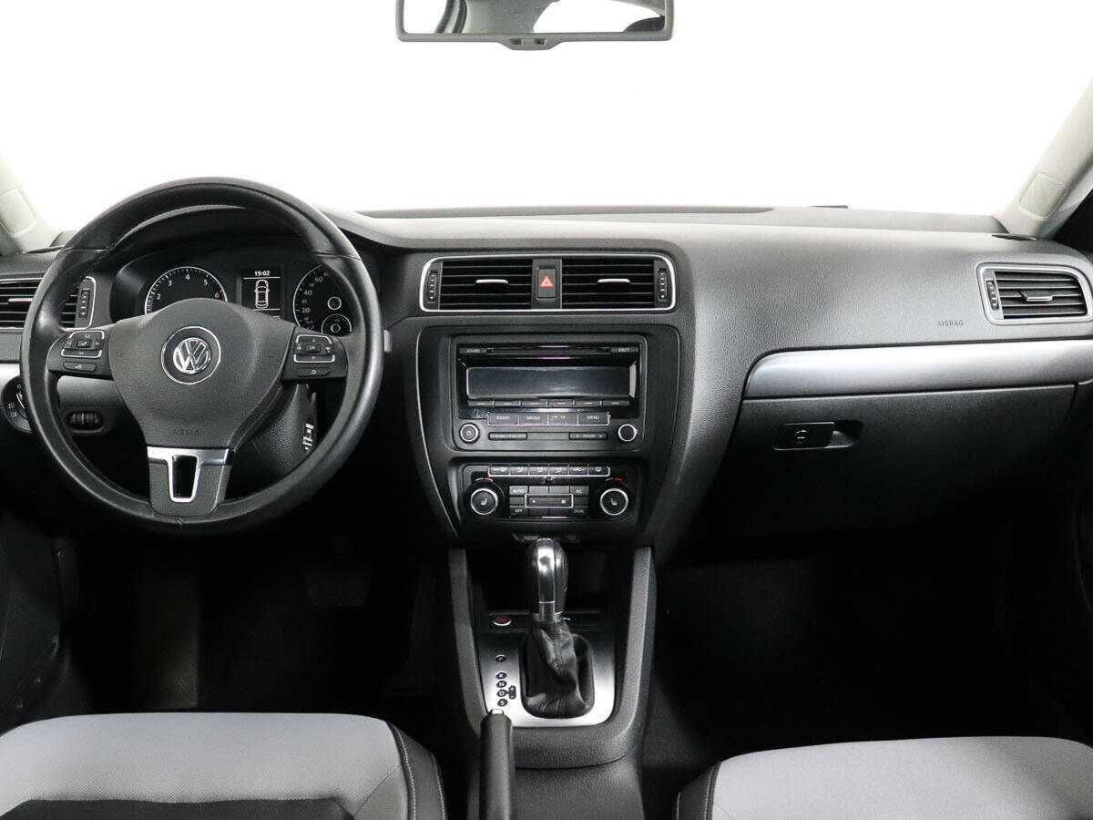 Купить Volkswagen Jetta с пробегом. Фото: #12