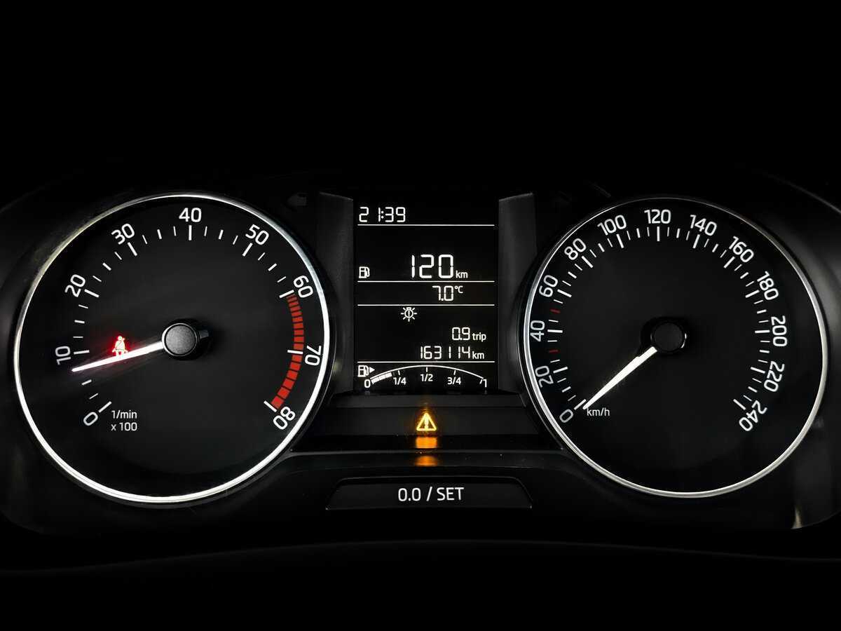 Купить Skoda Rapid с пробегом. Фото: #12