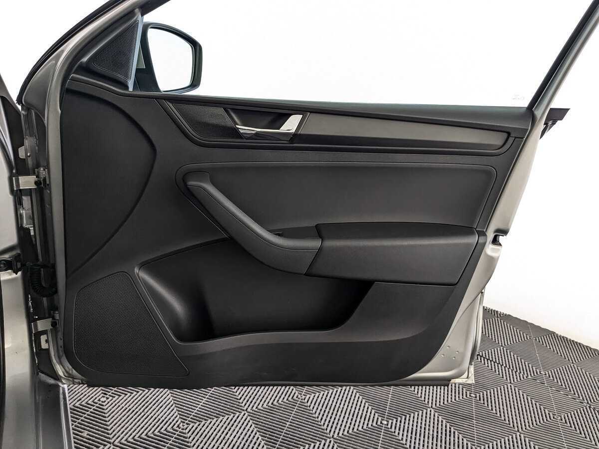 Купить Skoda Rapid с пробегом. Фото: #20