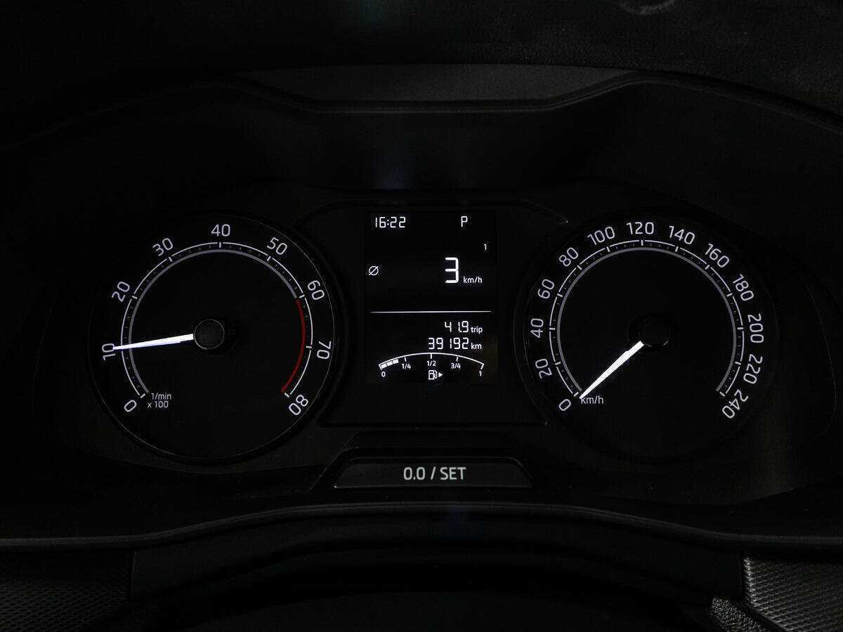 Купить Skoda Rapid с пробегом. Фото: #10