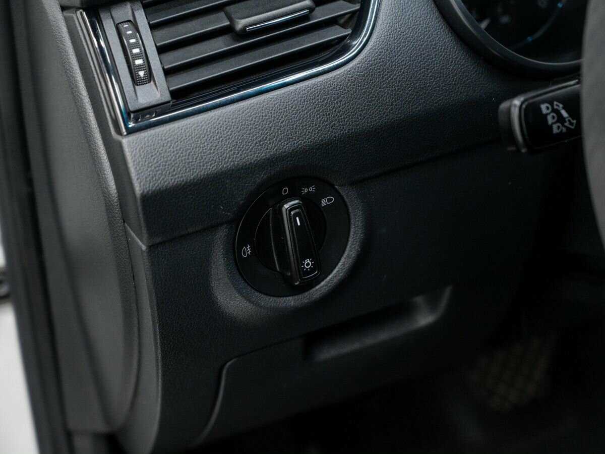 Купить Skoda Octavia с пробегом. Фото: #15
