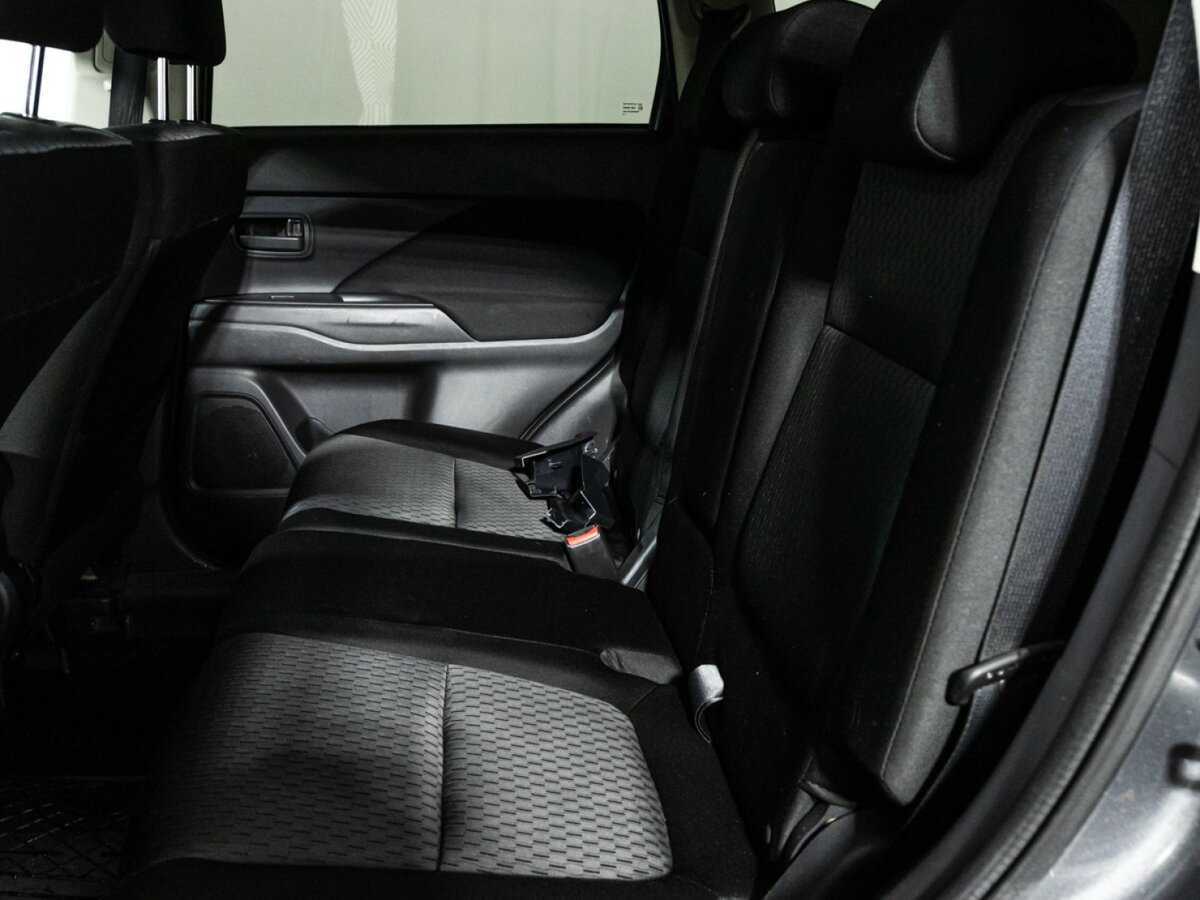 Купить Mitsubishi Outlander с пробегом. Фото: #9