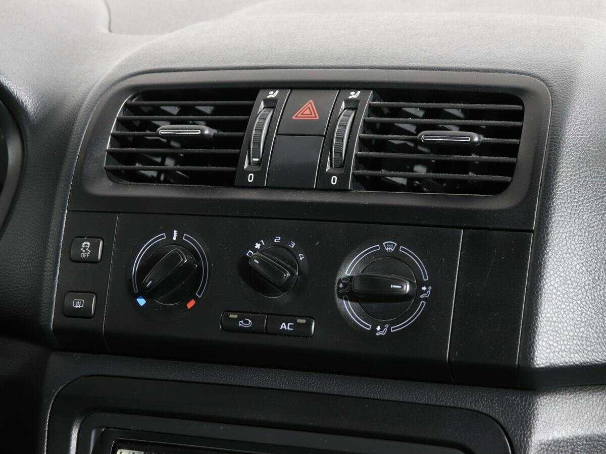 Купить Skoda Fabia с пробегом. Фото: #10