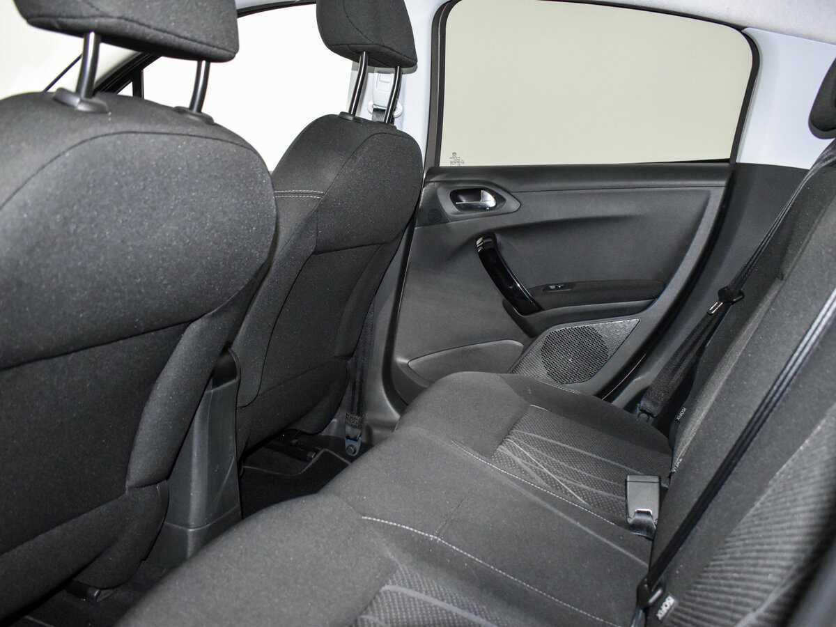 Купить Peugeot 208 с пробегом. Фото: #11