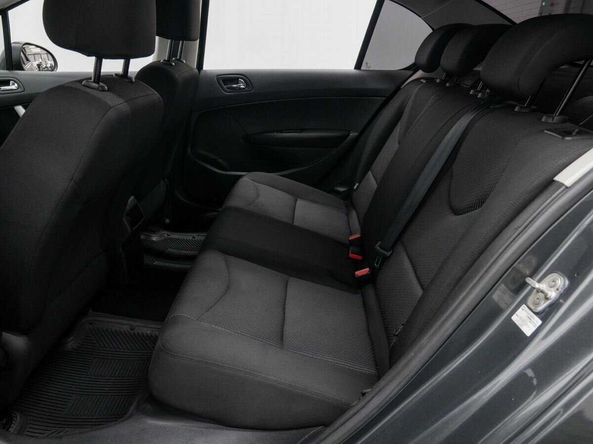 Купить Peugeot 408 с пробегом. Фото: #11