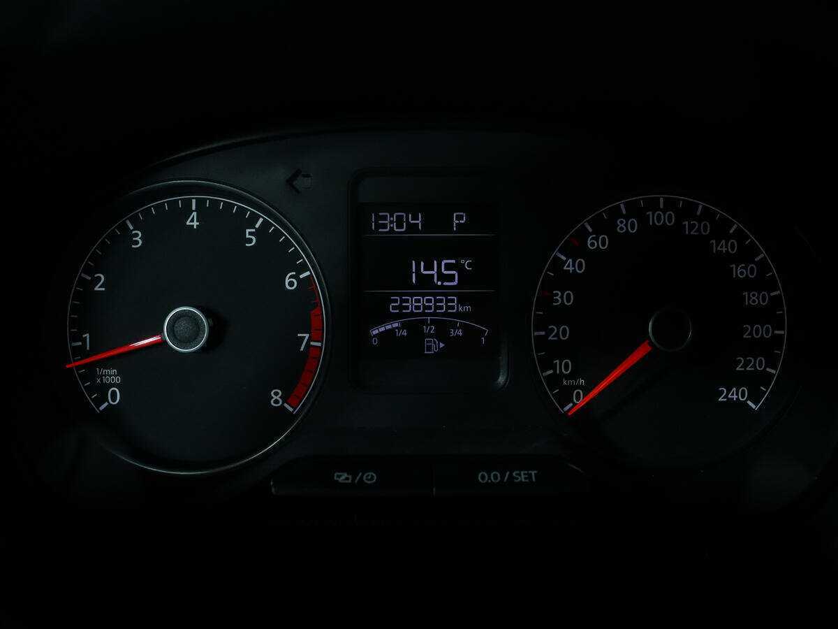 Купить Volkswagen Polo с пробегом. Фото: #9