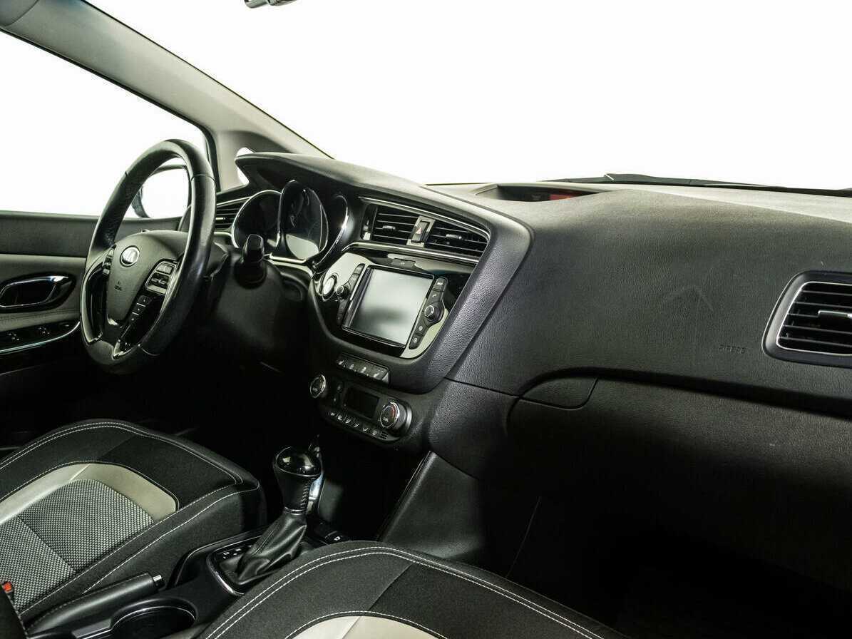 Купить Kia Ceed с пробегом. Фото: #8