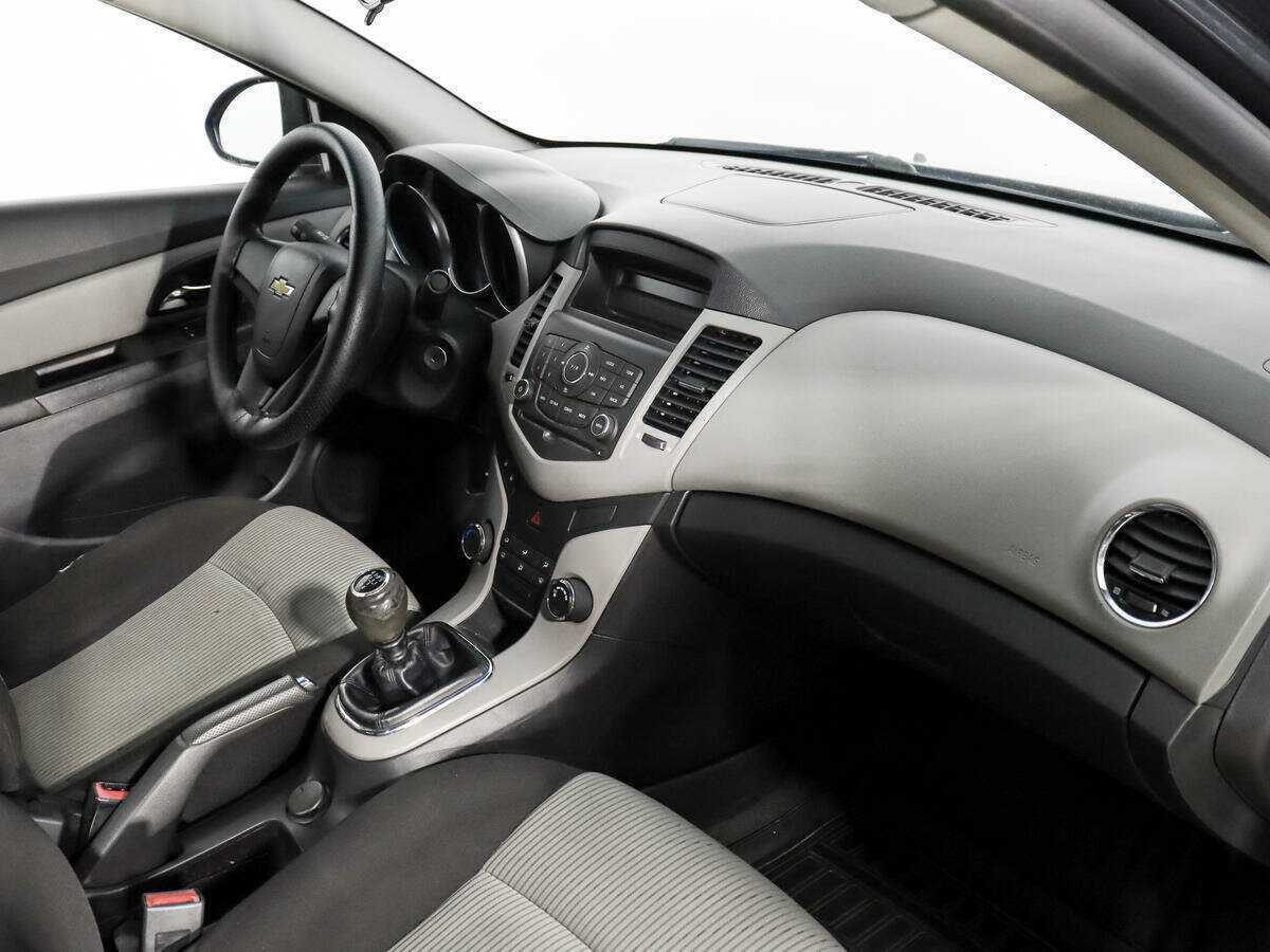 Купить Chevrolet Cruze с пробегом. Фото: #10