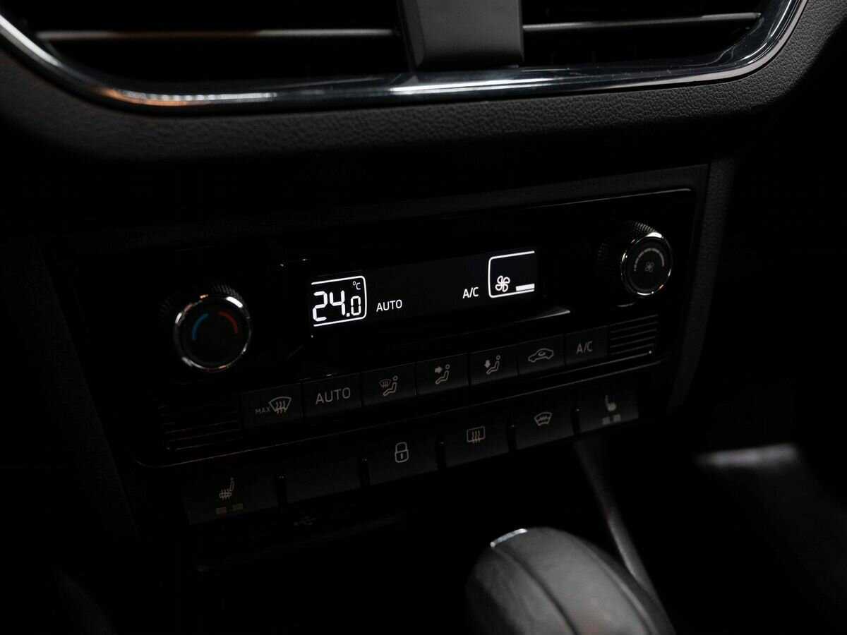 Купить Volkswagen Polo с пробегом. Фото: #17