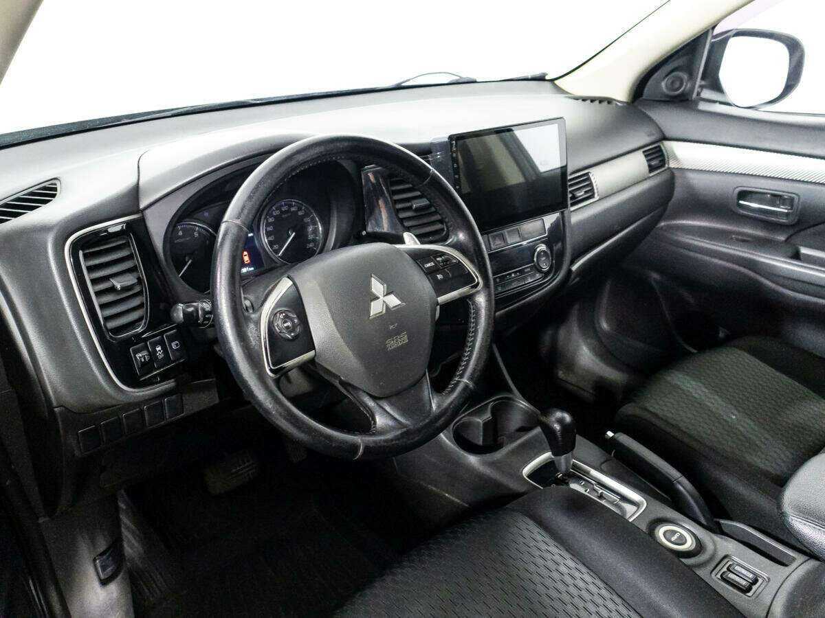 Купить Mitsubishi Outlander с пробегом. Фото: #10
