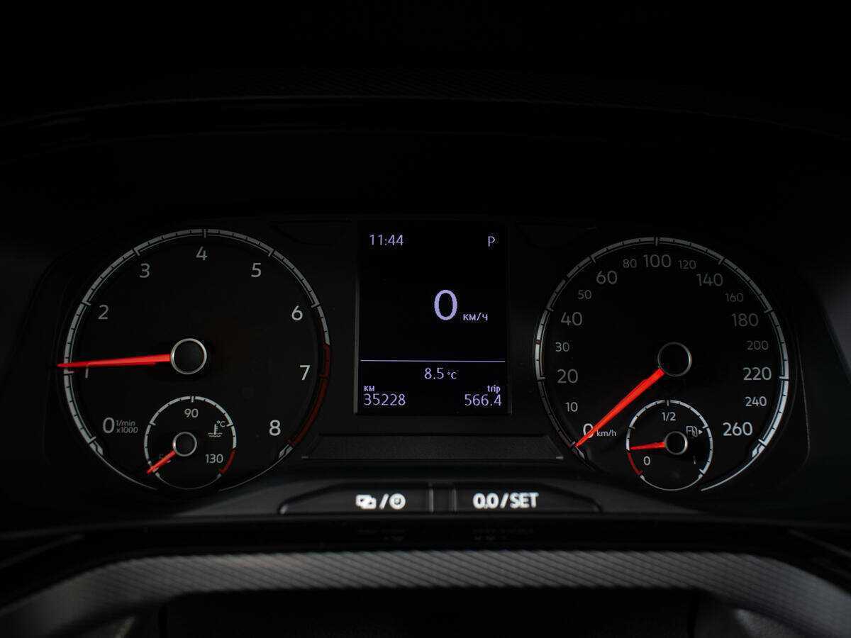 Купить Volkswagen Polo с пробегом. Фото: #9