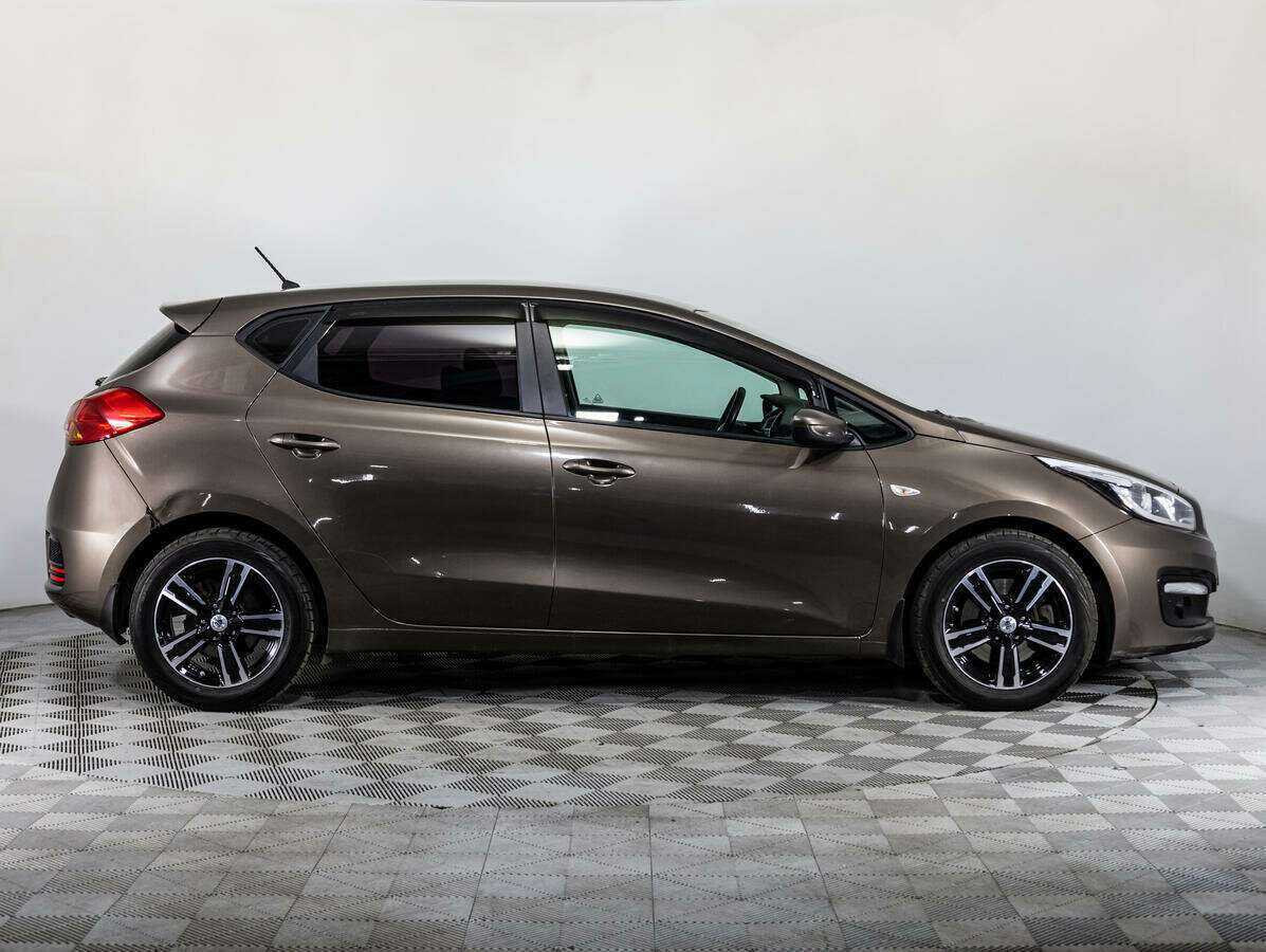 Купить Kia Ceed с пробегом. Фото: #3