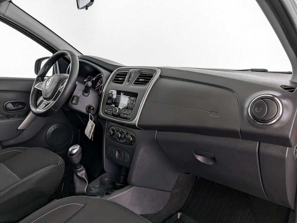 Купить Renault Sandero с пробегом. Фото: #10