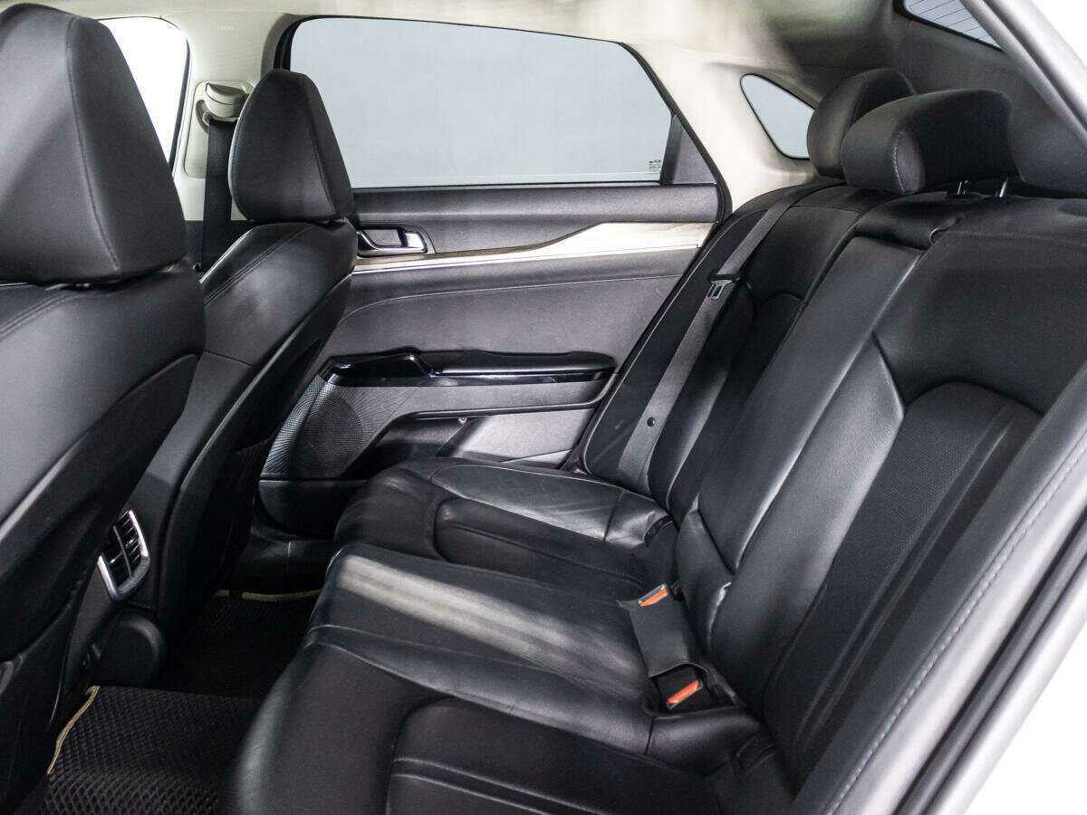 Купить Kia K5 с пробегом. Фото: #9