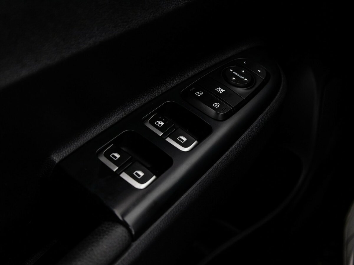 Купить Kia Rio с пробегом. Фото: #17