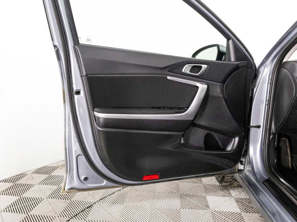 Купить Kia Ceed с пробегом. Фото: #21