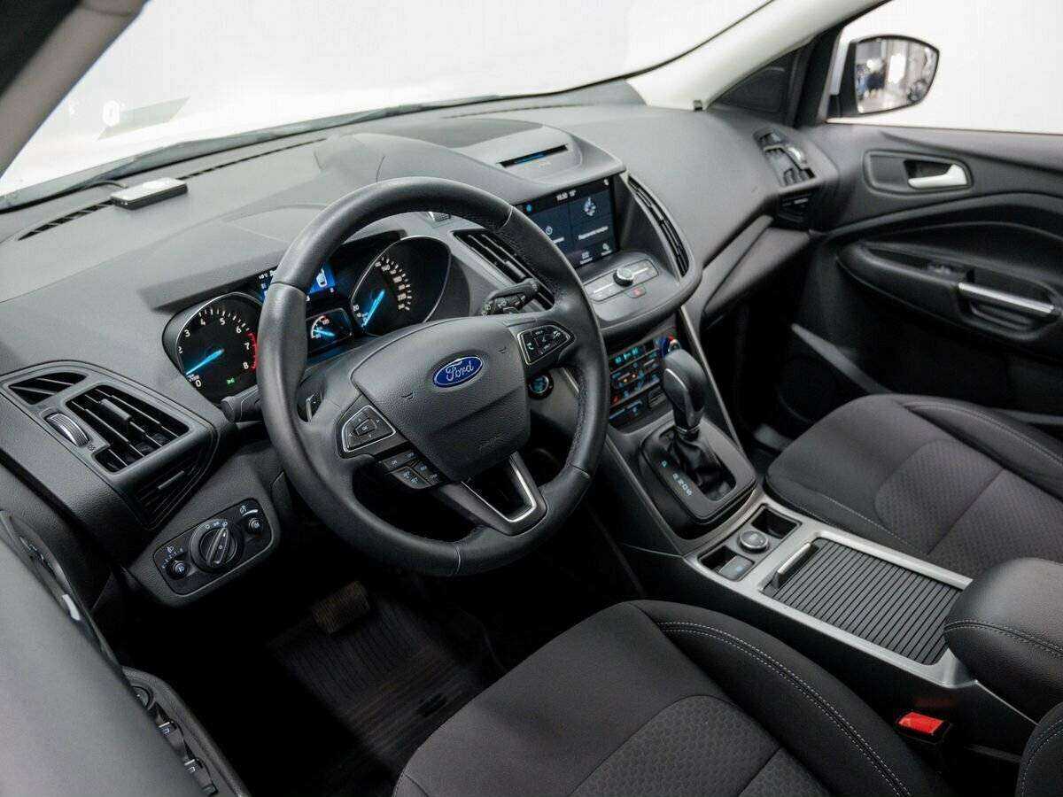 Купить Ford Kuga с пробегом. Фото: #13