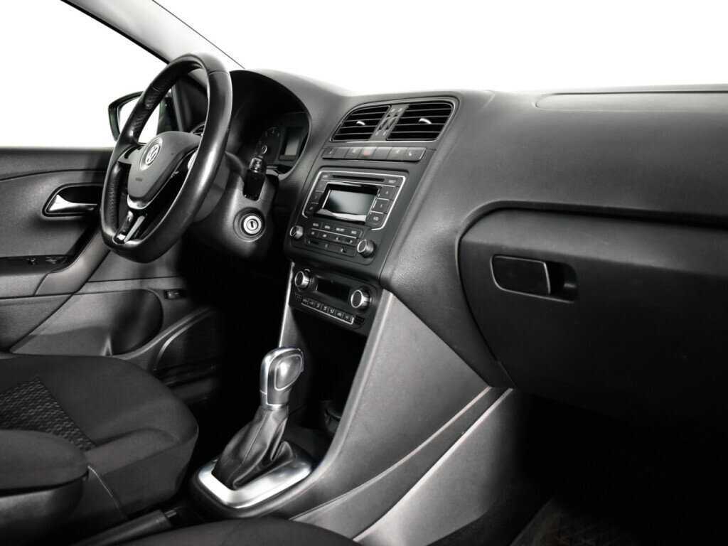 Купить Volkswagen Polo с пробегом. Фото: #8