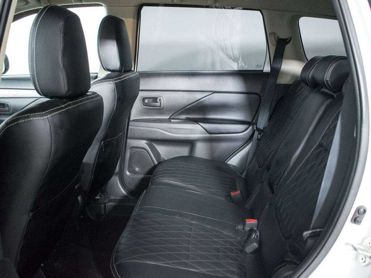 Купить Mitsubishi Outlander с пробегом. Фото: #7