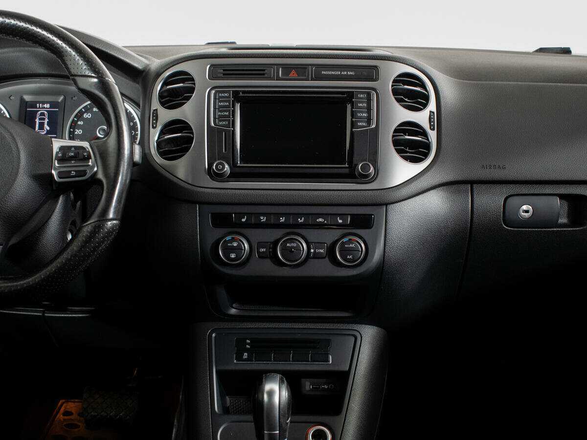 Купить Volkswagen Tiguan с пробегом. Фото: #8