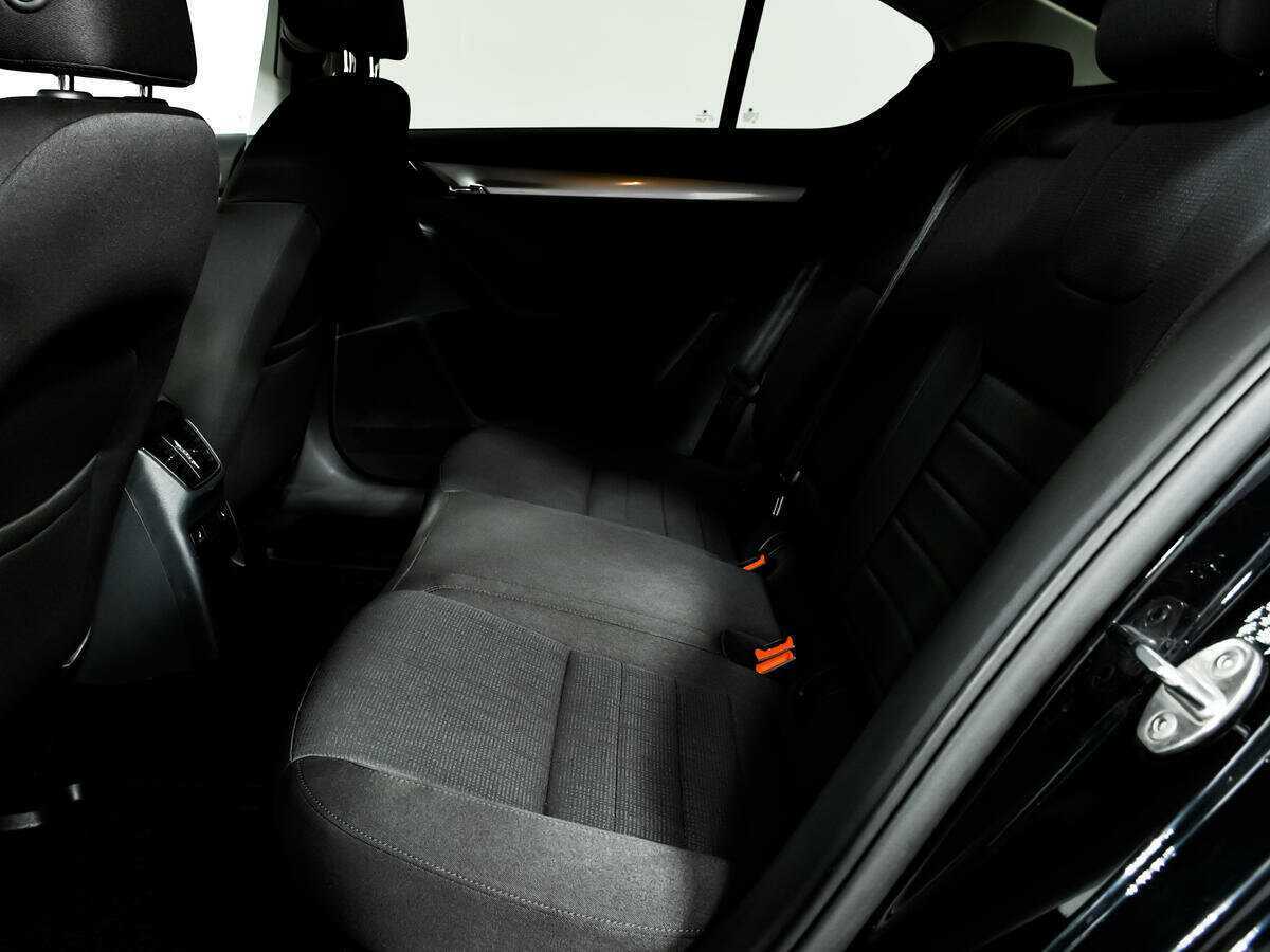 Купить Skoda Octavia с пробегом. Фото: #11