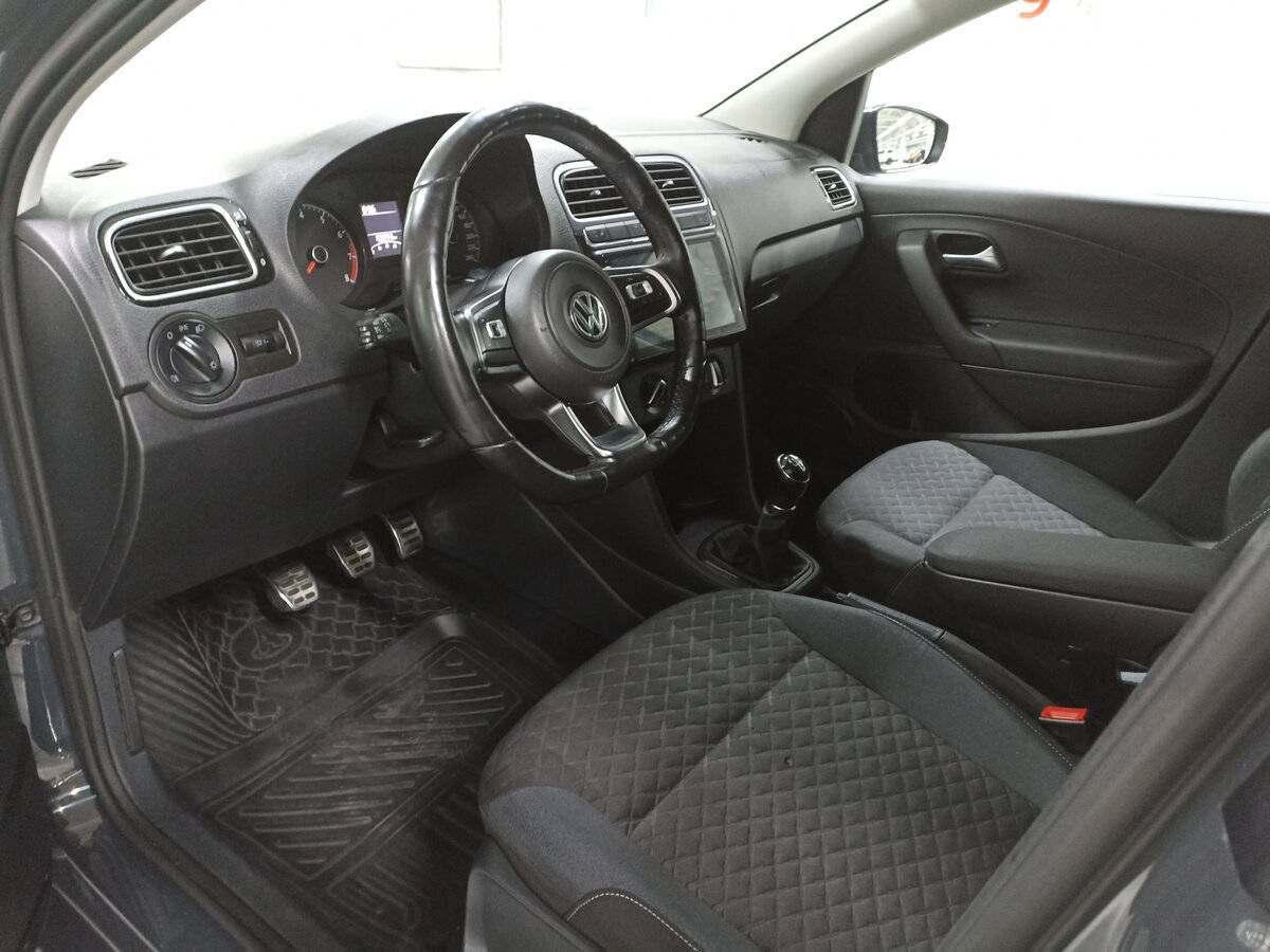 Купить Volkswagen Polo с пробегом. Фото: #15