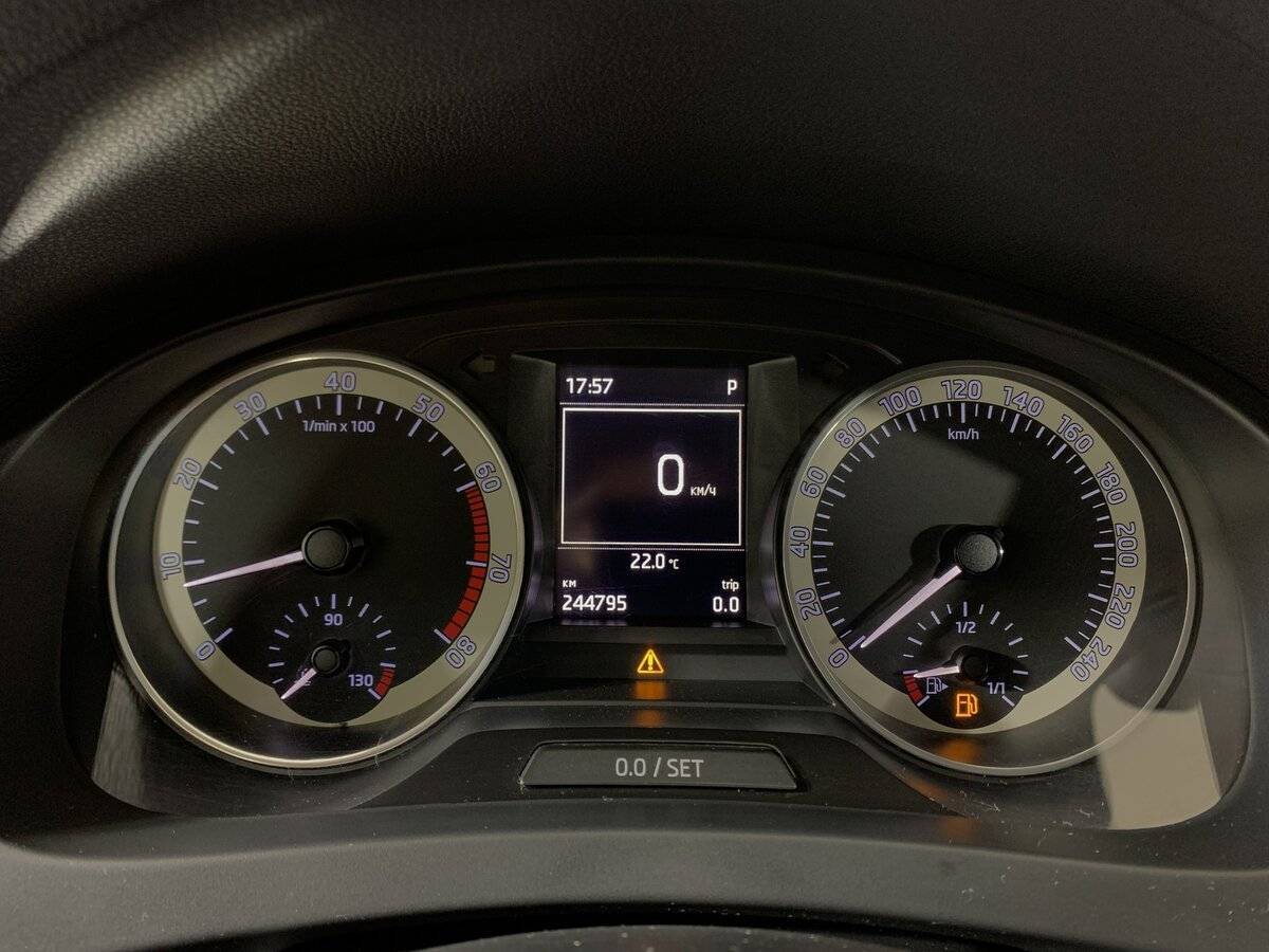 Купить Skoda Rapid с пробегом. Фото: #13