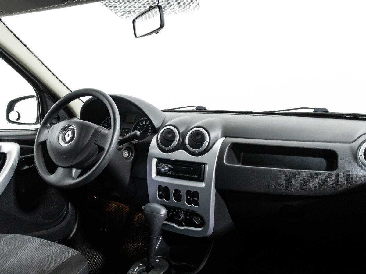 Купить Renault Logan с пробегом. Фото: #8