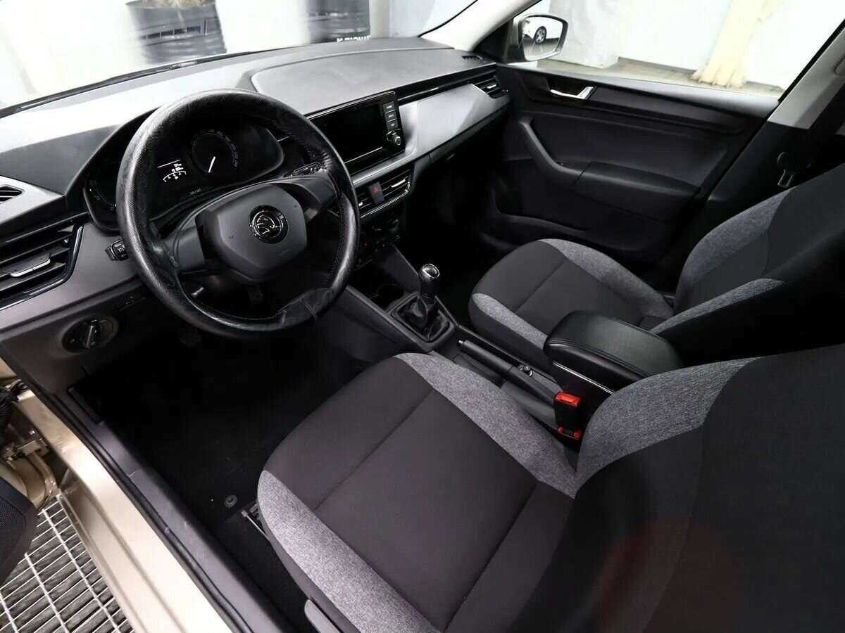 Купить Skoda Rapid с пробегом. Фото: #6