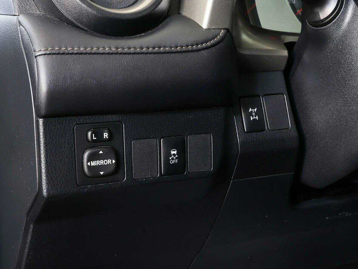 Купить Toyota RAV4 с пробегом. Фото: #18