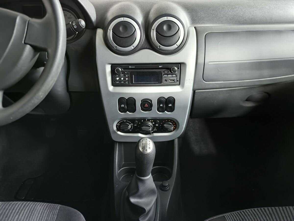 Купить Renault Sandero с пробегом. Фото: #8