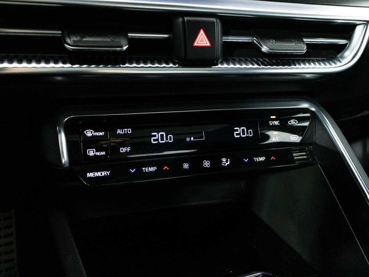 Купить Kia K5 с пробегом. Фото: #22