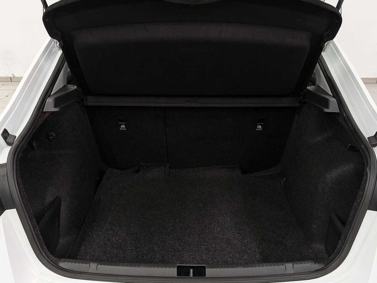 Купить Skoda Rapid с пробегом. Фото: #9
