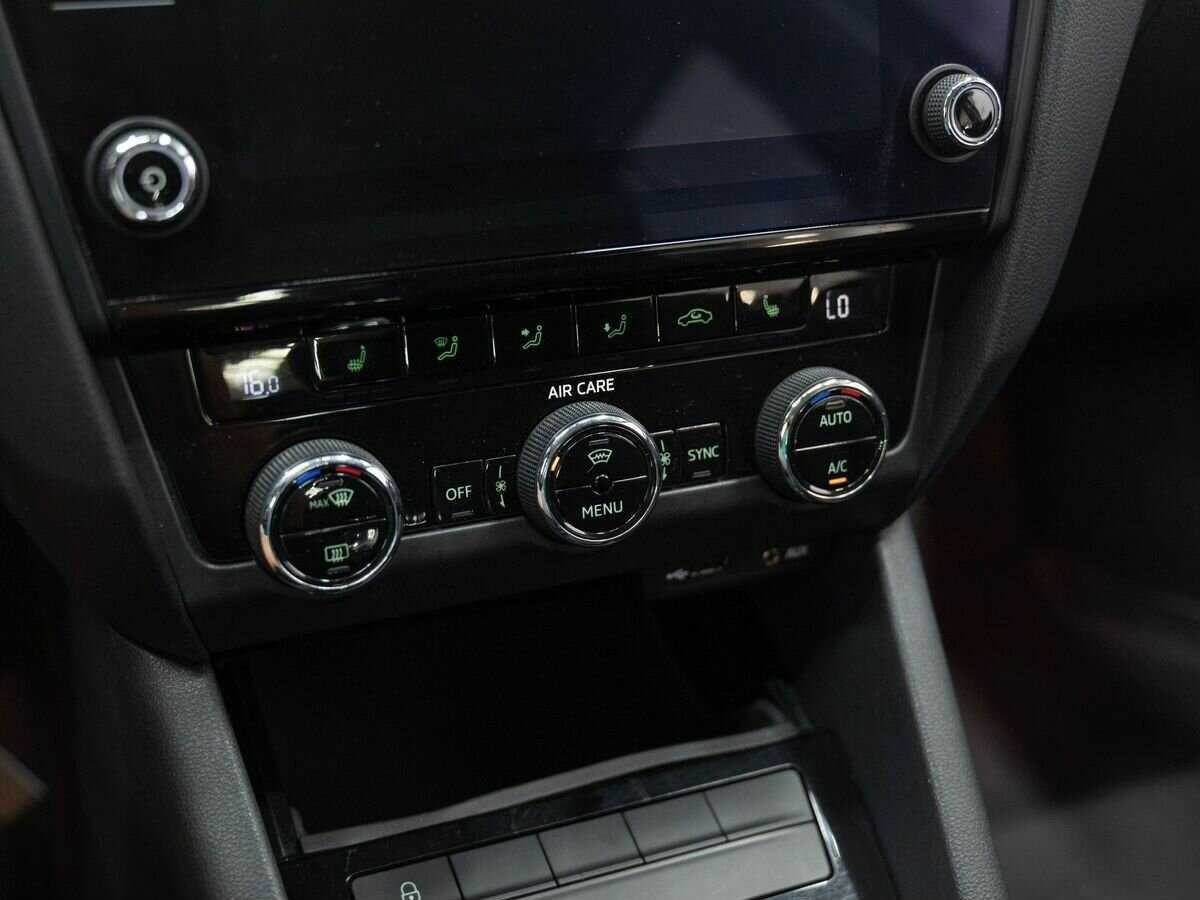 Купить Skoda Octavia с пробегом. Фото: #17