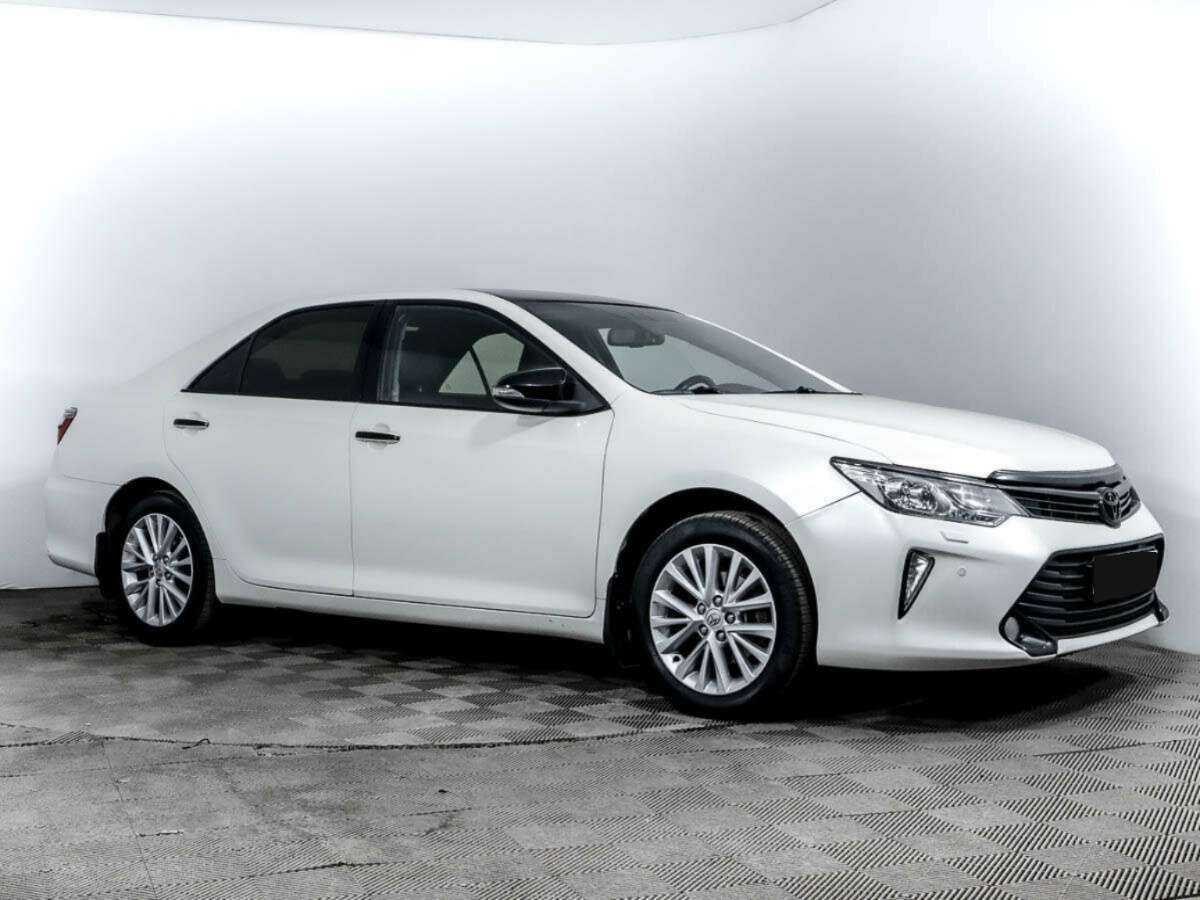Купить Toyota Camry с пробегом. Фото: #2