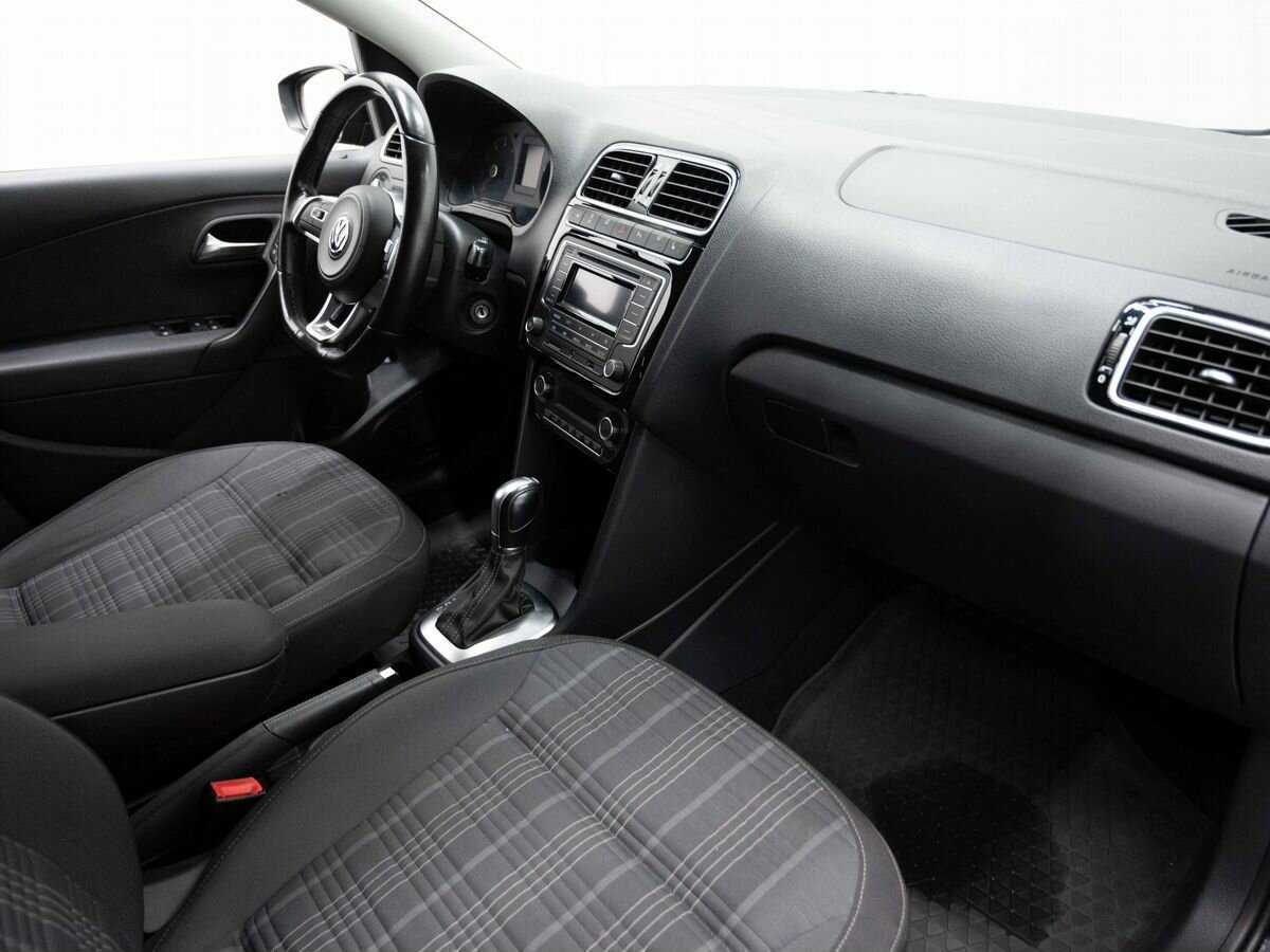 Купить Volkswagen Polo с пробегом. Фото: #10