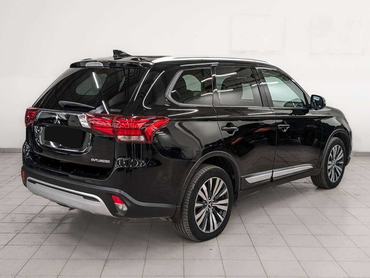 Купить Mitsubishi Outlander с пробегом. Фото: #4