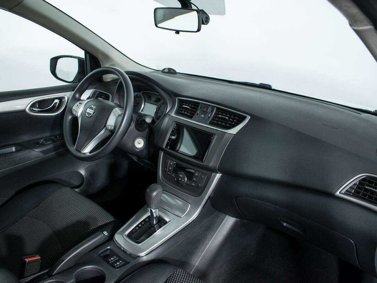 Купить Nissan Tiida с пробегом. Фото: #8