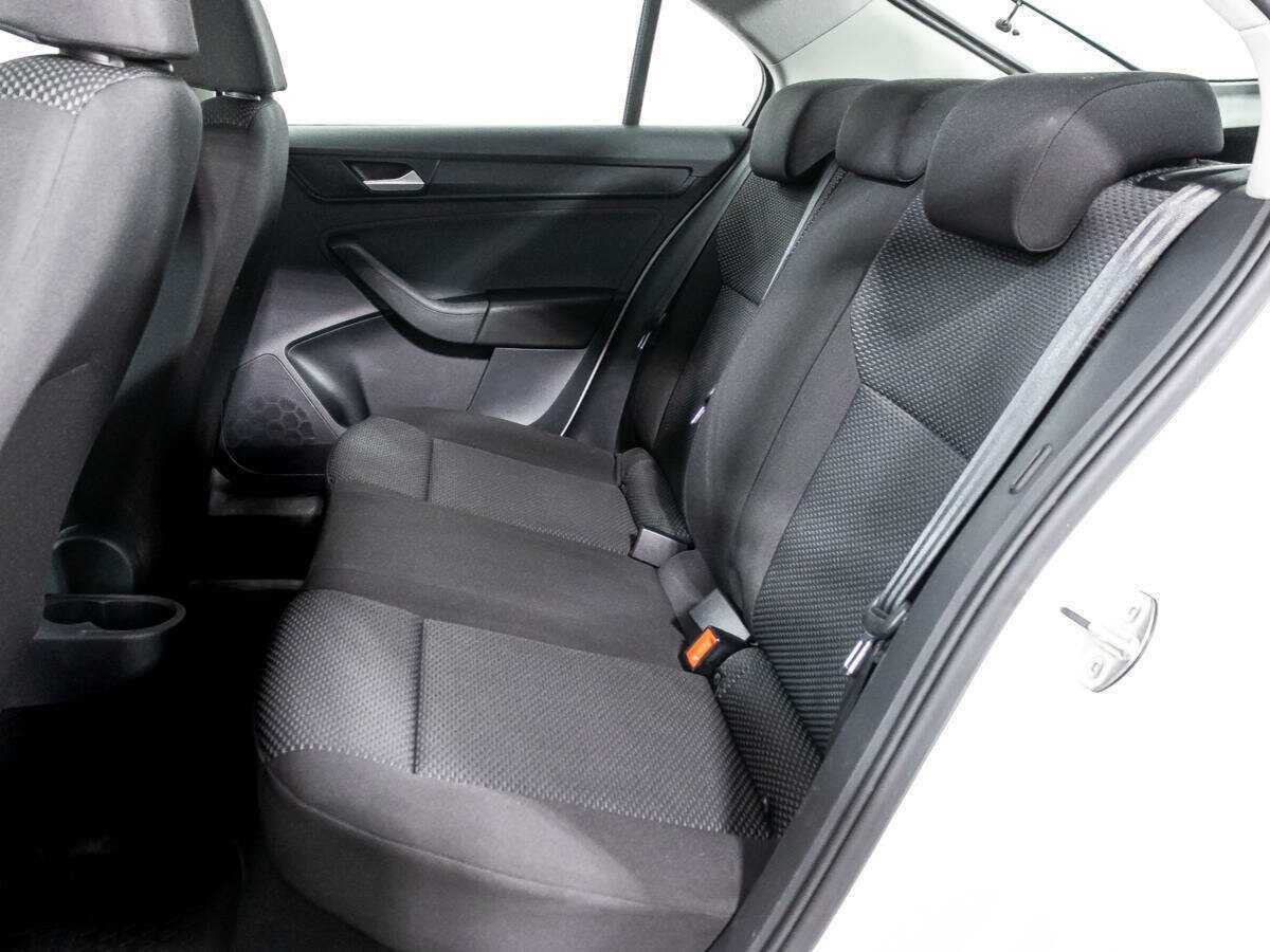 Купить Volkswagen Polo с пробегом. Фото: #9