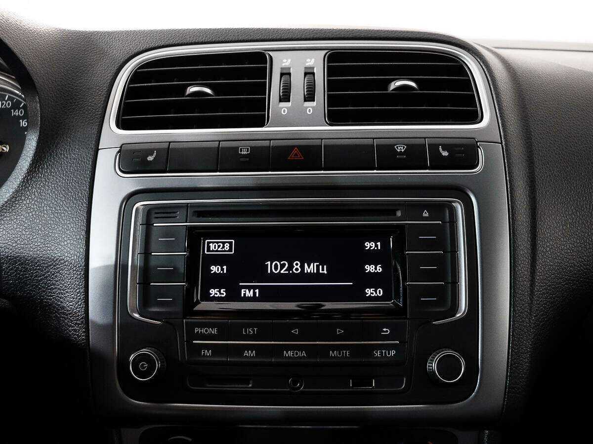 Купить Volkswagen Polo с пробегом. Фото: #14