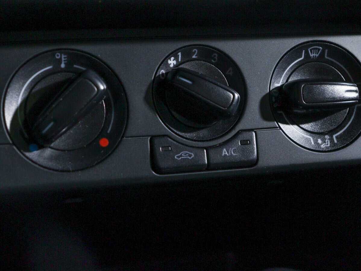 Купить Volkswagen Polo с пробегом. Фото: #13